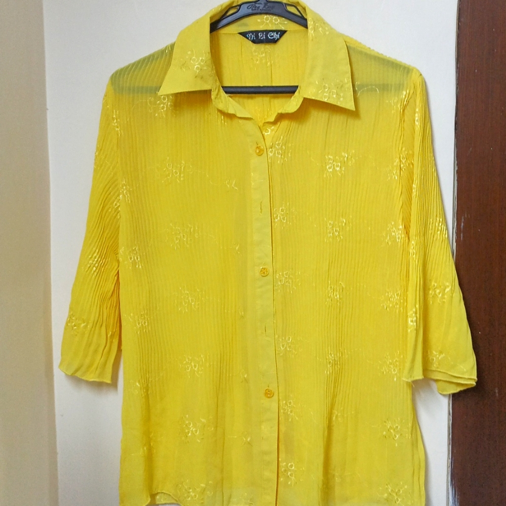 Yellow Top - Picture 5 of 11